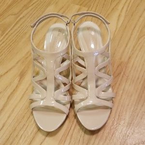 Naturalizer N5 comfort nude heels